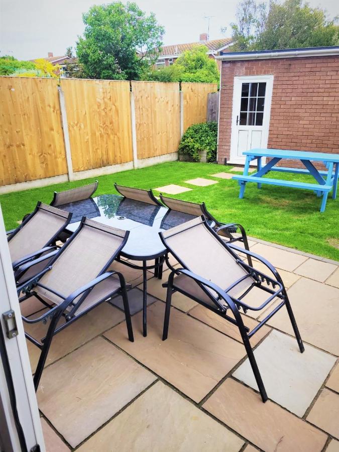 Smitten House 4 Bedroom Rhyl Dış mekan fotoğraf